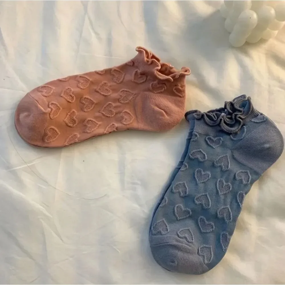 Textured heart ankle socks with ruffle trim embossed shapes